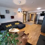Aptartment At Newer Building
